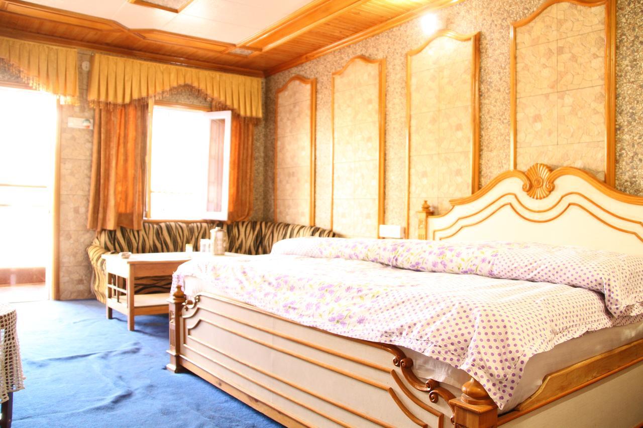 Hotel Vikrant Nainital Esterno foto